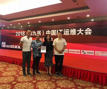 图片包含 家具, 小地毯, 天花板, 室内

已生成极高可信度的说明